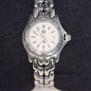 TAG Heuer Professional Silver Dial 200 Meters Watch